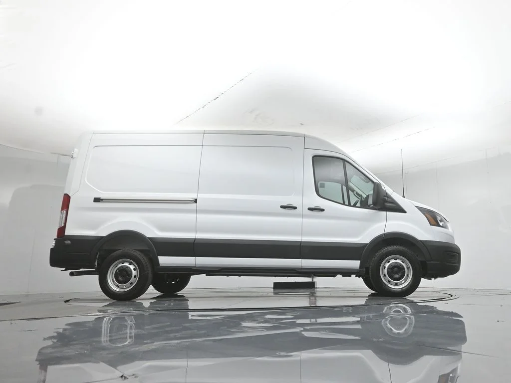 New 2026 Oxford White Ford Base image 45