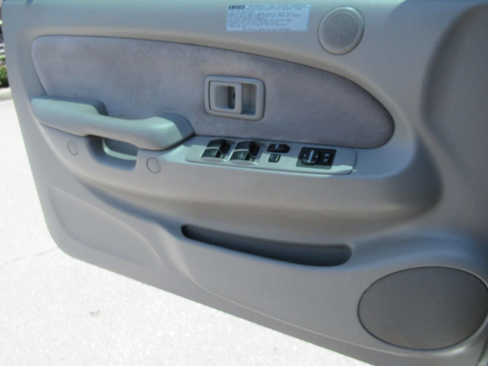 Used 2004 Silver Toyota PreRunner image 23