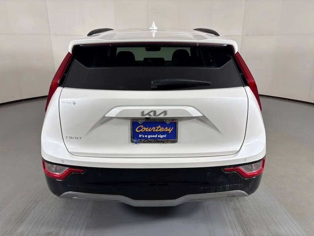 New 2026 Snow White Pearl Kia WIND image 7