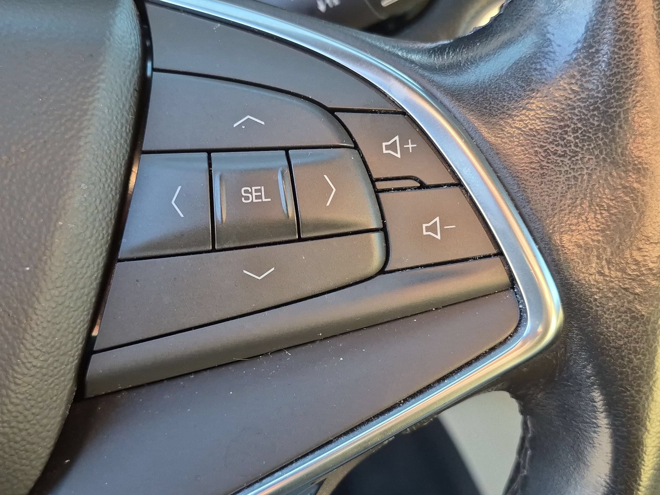 Used 2019 CRYSTAL WHITE TRICOAT Cadillac Premium Luxury FWD image 18