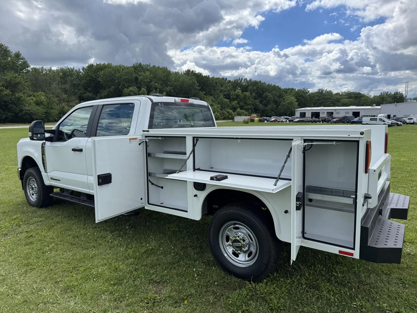 New 2026 Oxford White Ford XL image 2