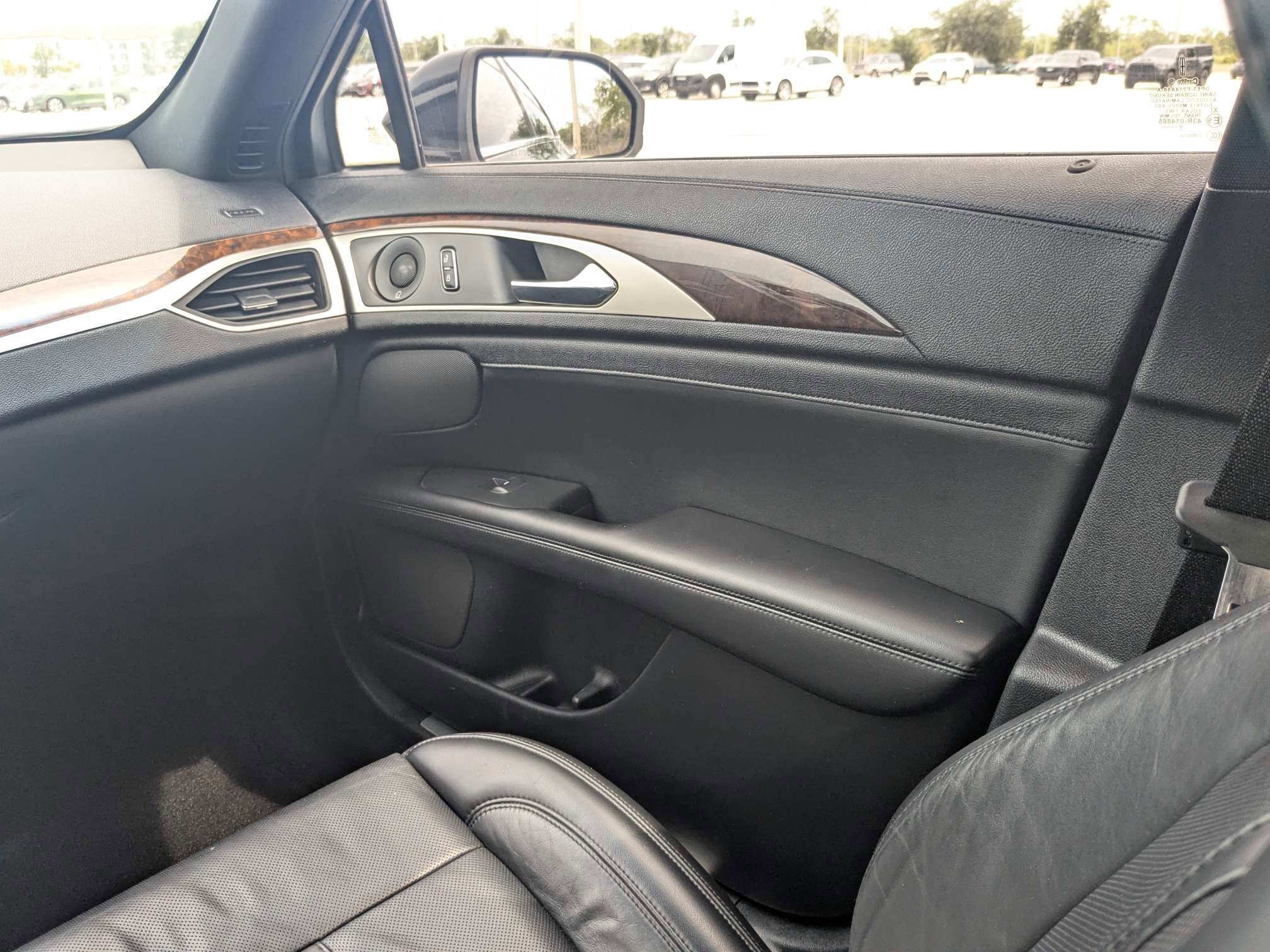 Used 2020 Infinite Black Metallic Lincoln Reserve image 17