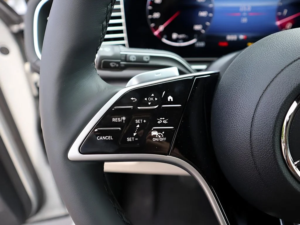 Used 2026 MANUFAKTUR Alpine Gray Mercedes-Benz GLE 450 image 35