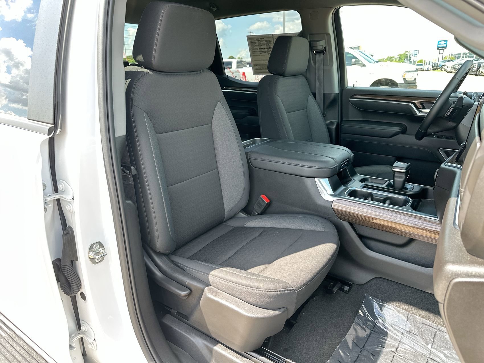 Used 2025 Summit White Chevrolet RST image 24