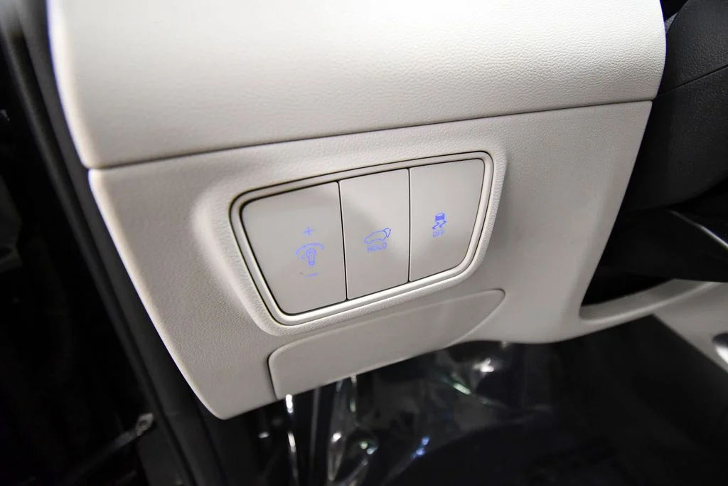Used 2023 Black Hyundai Limited image 20