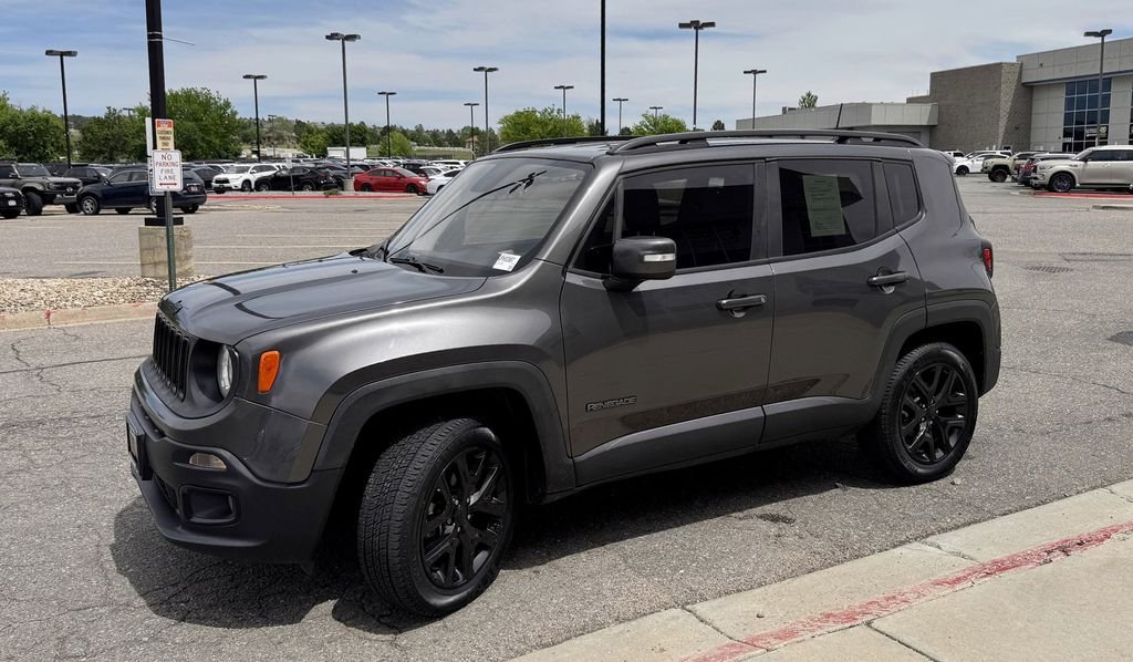 Used 2018 Gray Jeep Latitude image 4