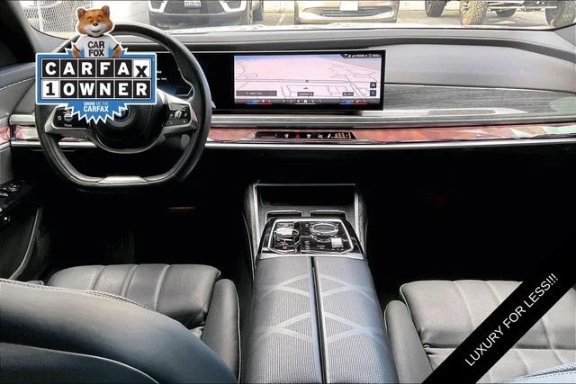 Used 2023 Gray BMW xDrive60 image 15