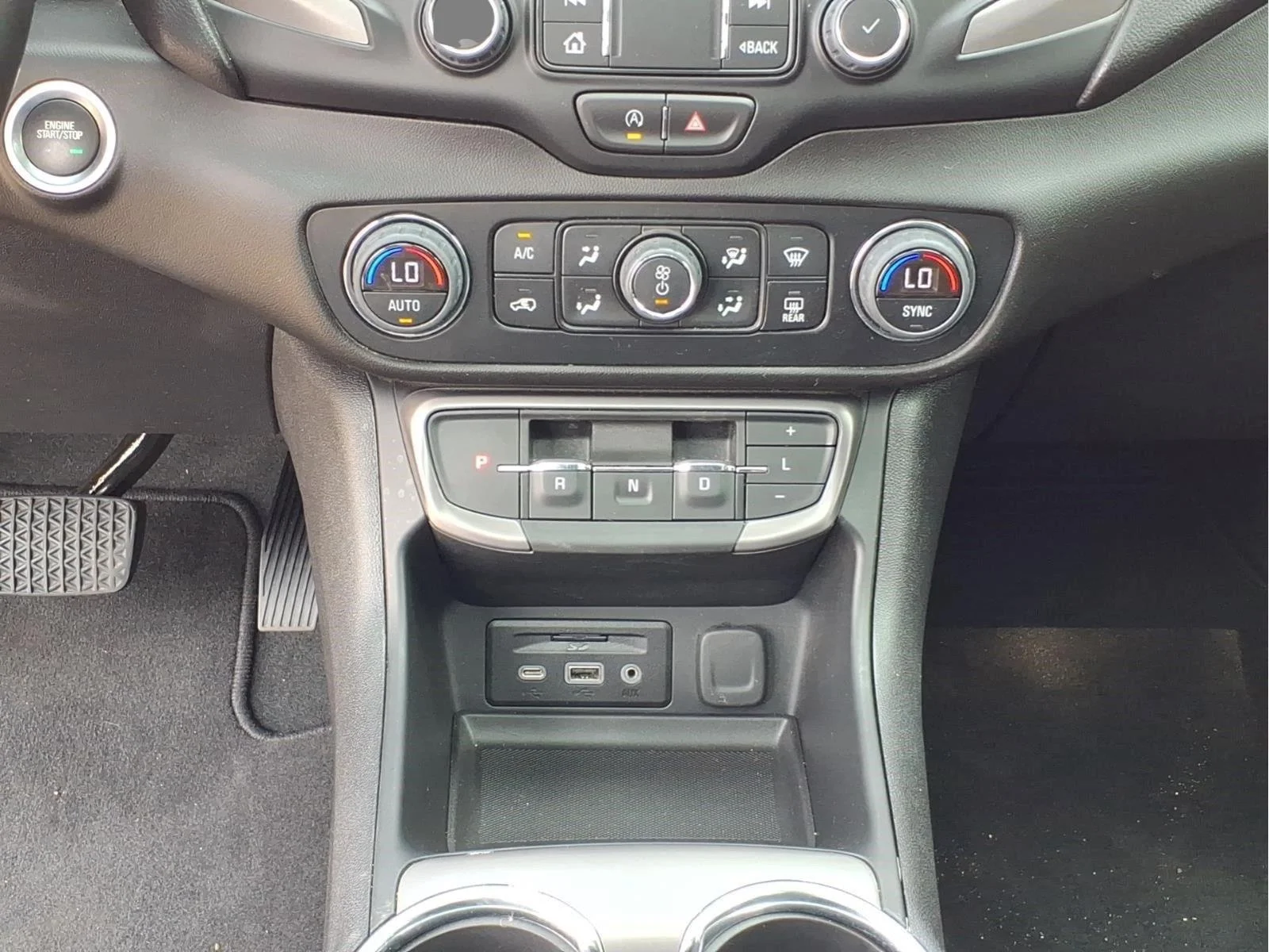 Used 2024 Ebony Twilight Metallic GMC AT4 image 19