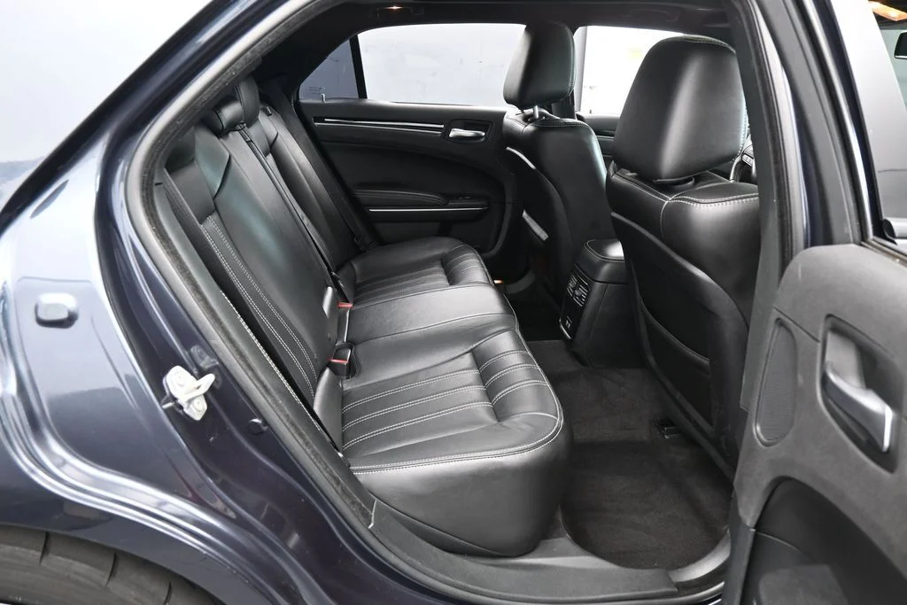 Used 2018 Maximum Steel Metallic Clearcoat Chrysler S image 39