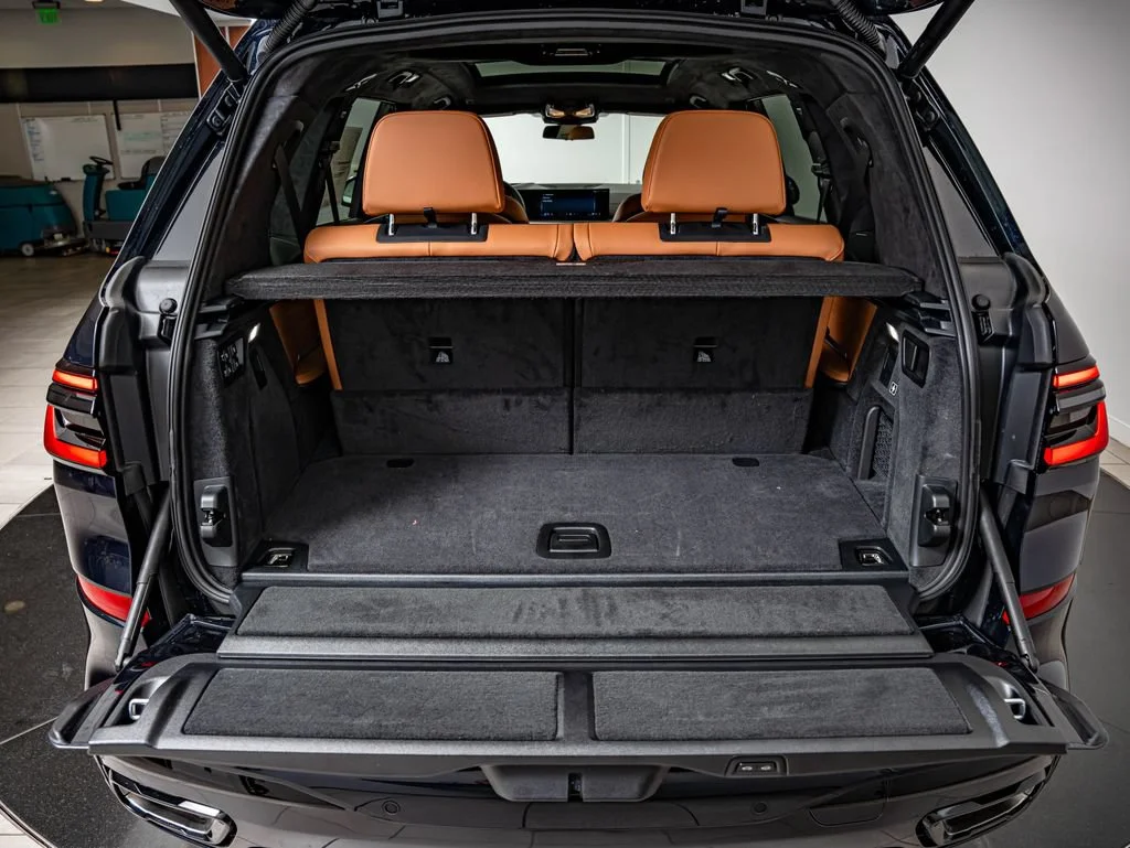 New 2027 Carbon Black Metallic BMW xDrive40i image 39