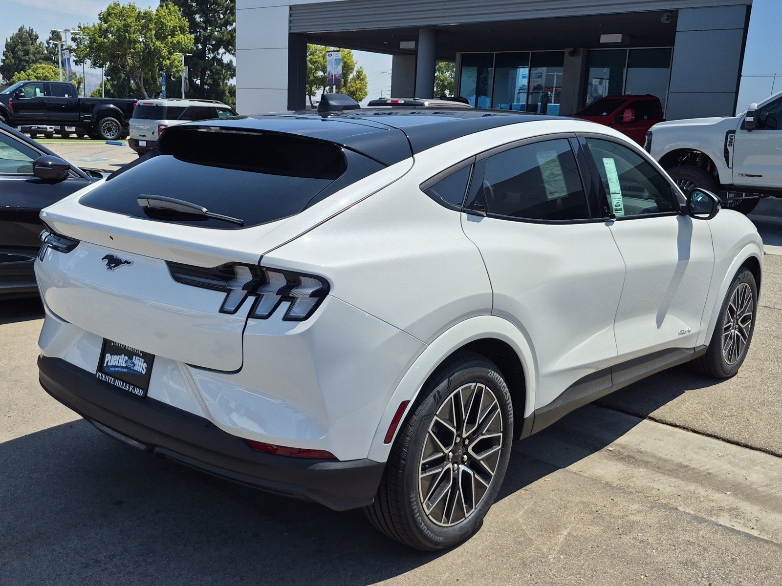 New 2026 Star White Metallic Tri-coat Ford Premium image 6