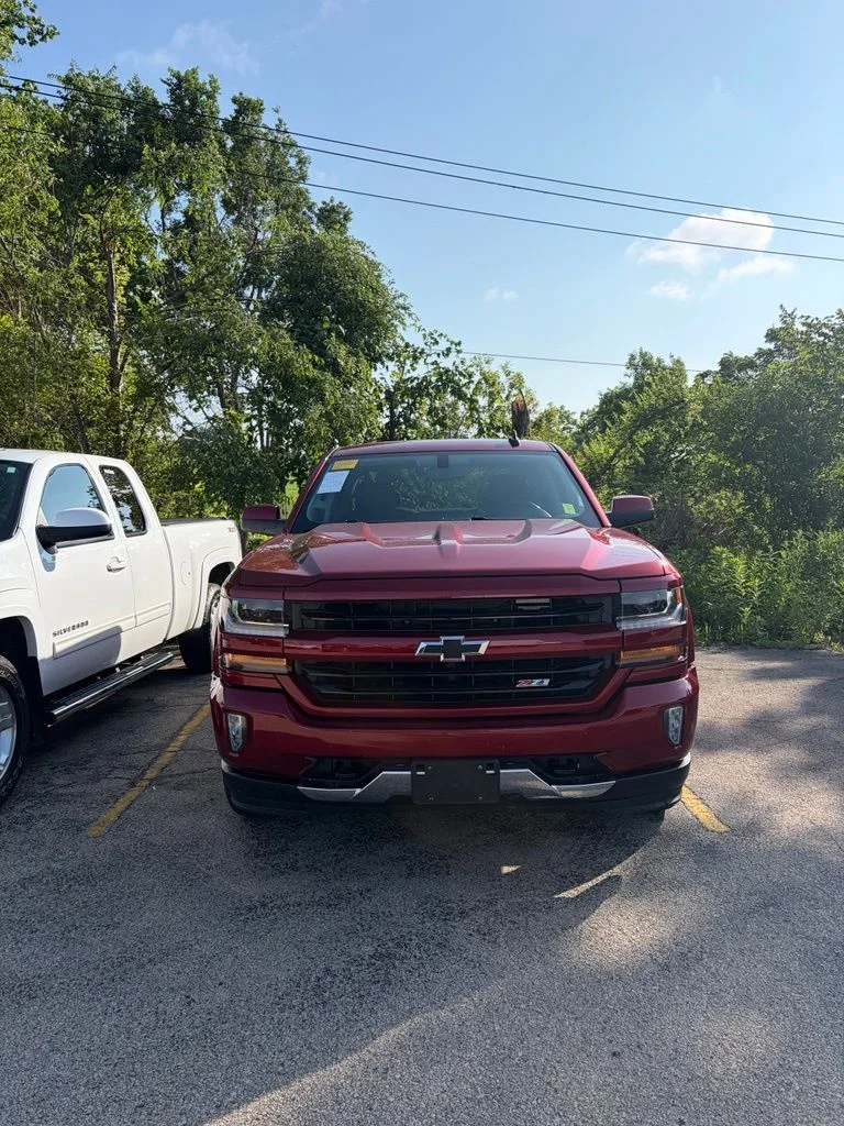 Used 2018 Red Chevrolet LT image 2