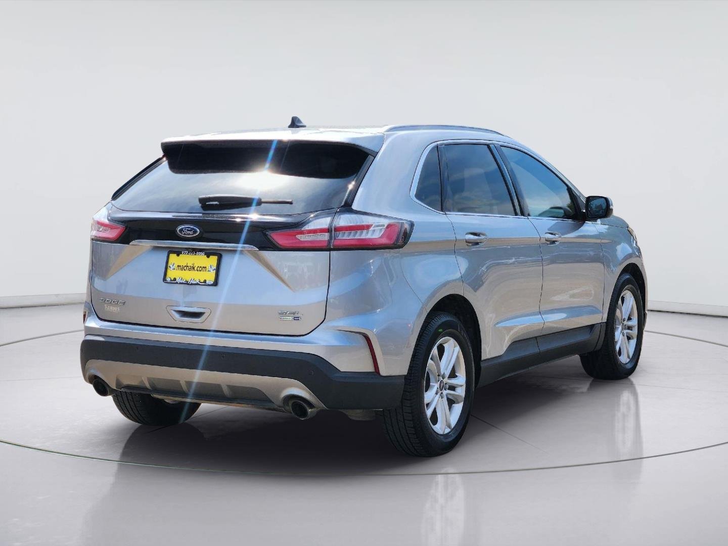 Used 2020 Iconic Silver Ford SEL image 4