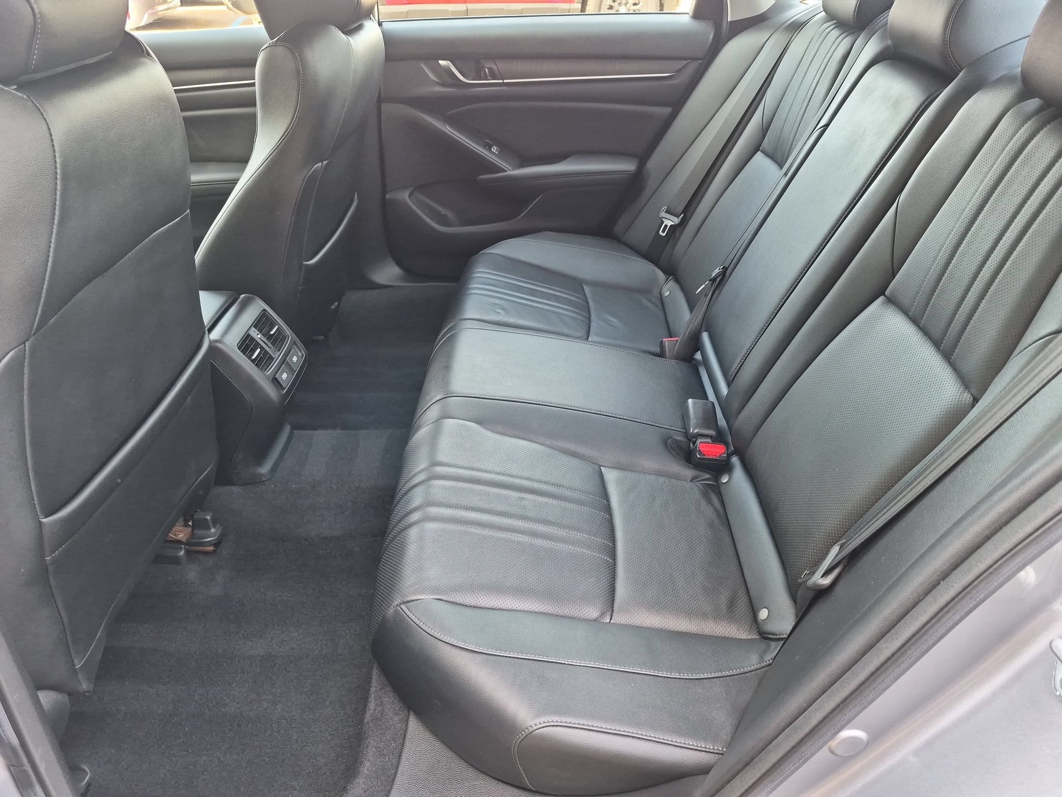 2022 Honda Accord EX-L - Photo 24