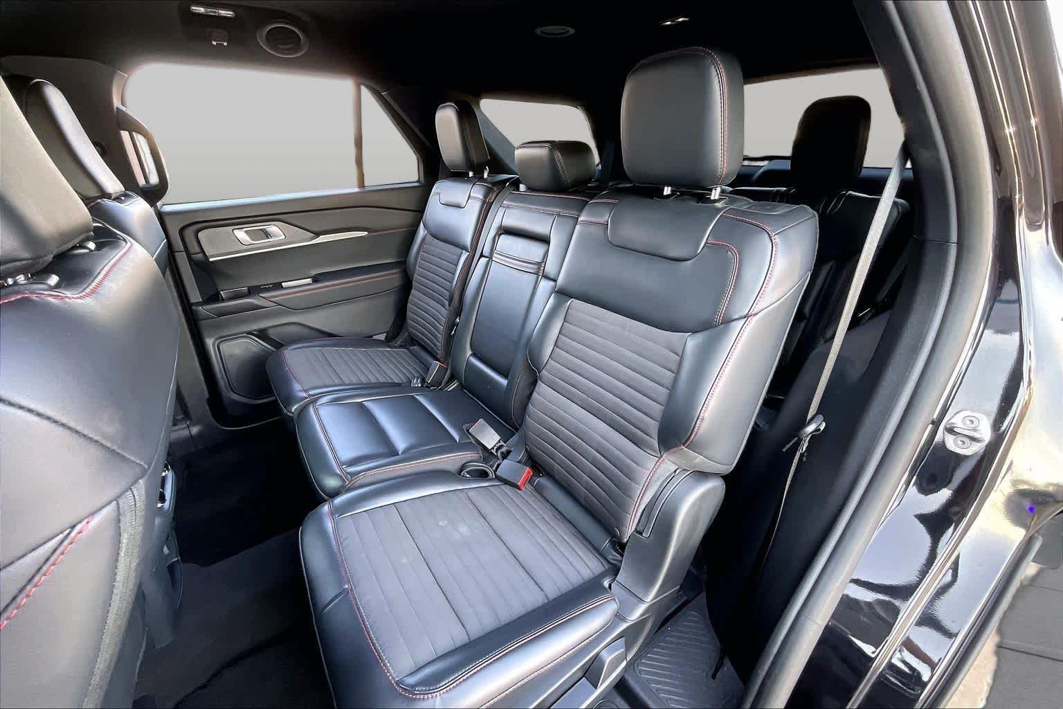 Used 2025 Agate Black Ford ST-Line image 38