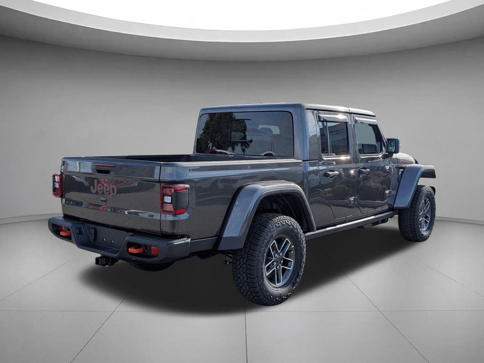 New 2026 Granite Crystal Metallic Clear-Coat Exterior Paint Jeep Mojave 4x4 image 5