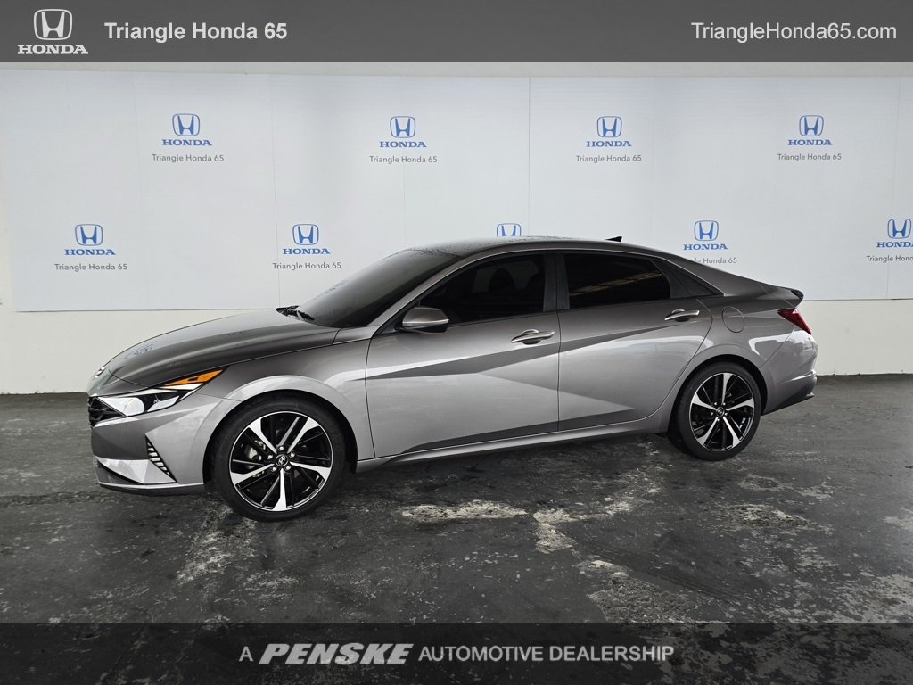 2023 Hyundai Elantra SE