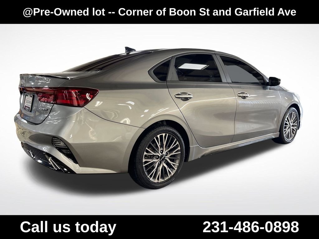 Used 2022 Gray Kia GT-Line image 5