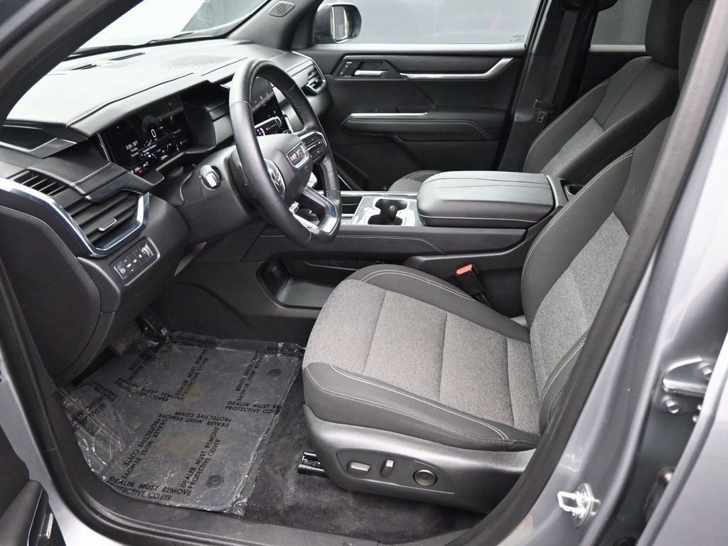 Used 2025 Sterling Metallic GMC Elevation image 9