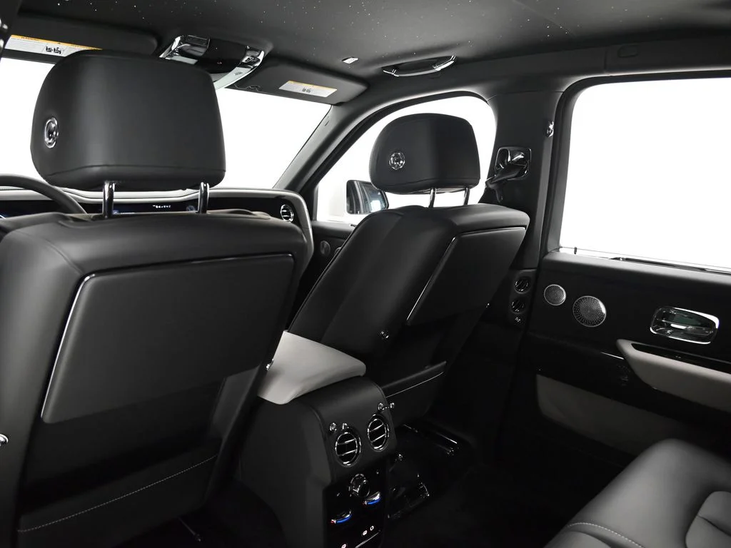New 2027 English White Rolls-Royce Black Badge image 13