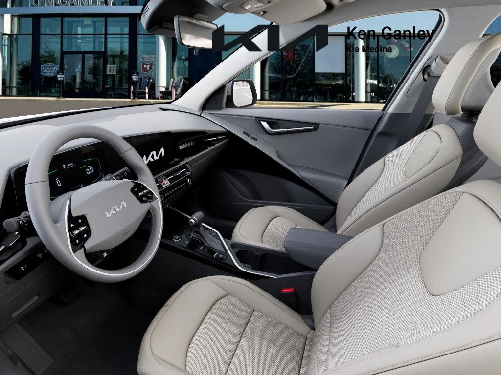 New 2026 Snow White Pearl Kia EX image 17