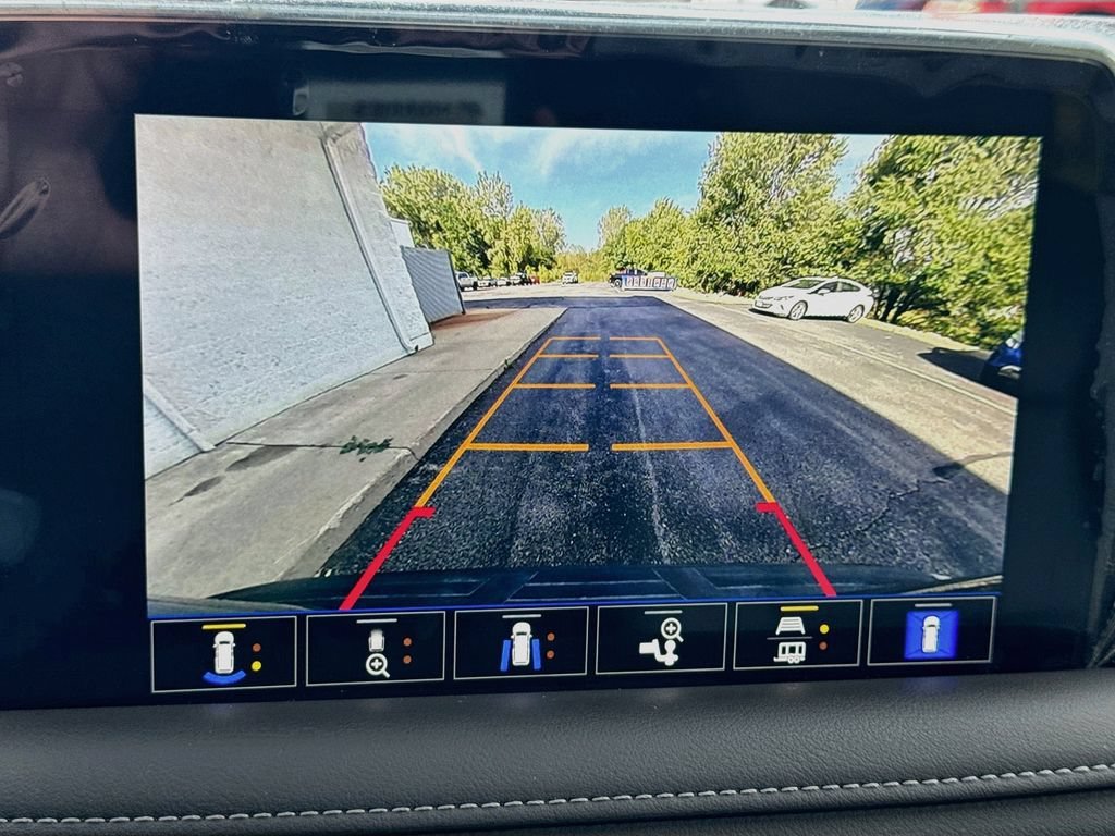 Used 2022 MIDNIGHT BLUE METALLIC GMC SLT image 16