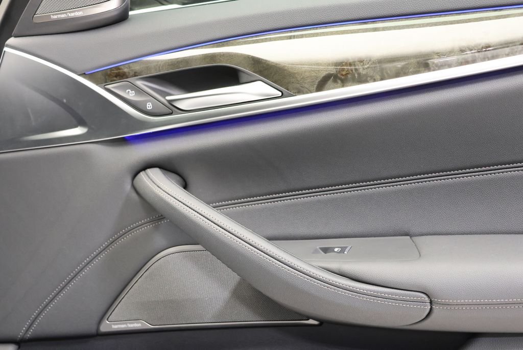 2023 BMW 5 Series 540i - Photo 38