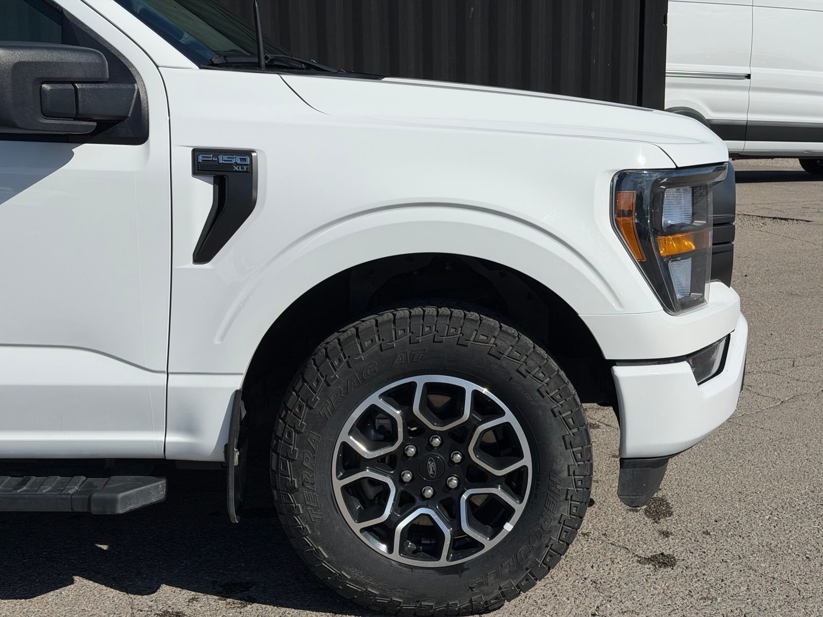 Used 2023 White Ford XLT image 4