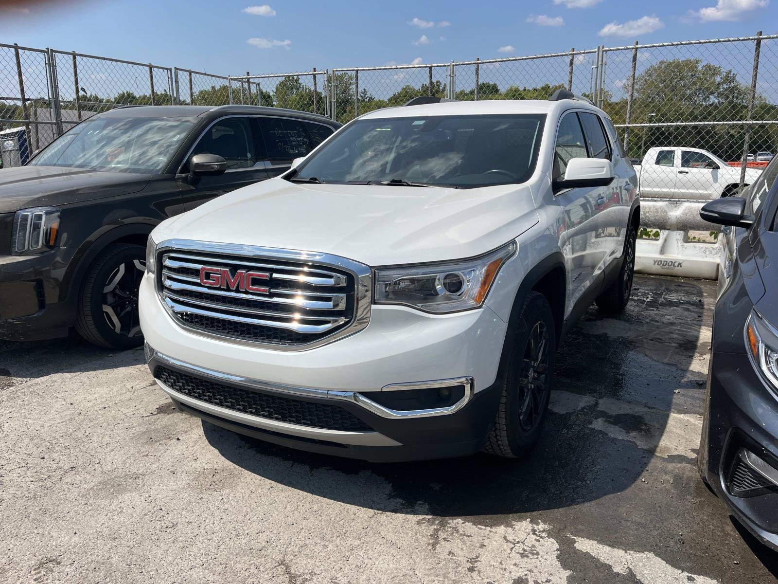 Used 2019 White Frost Tricoat GMC SLT image 3