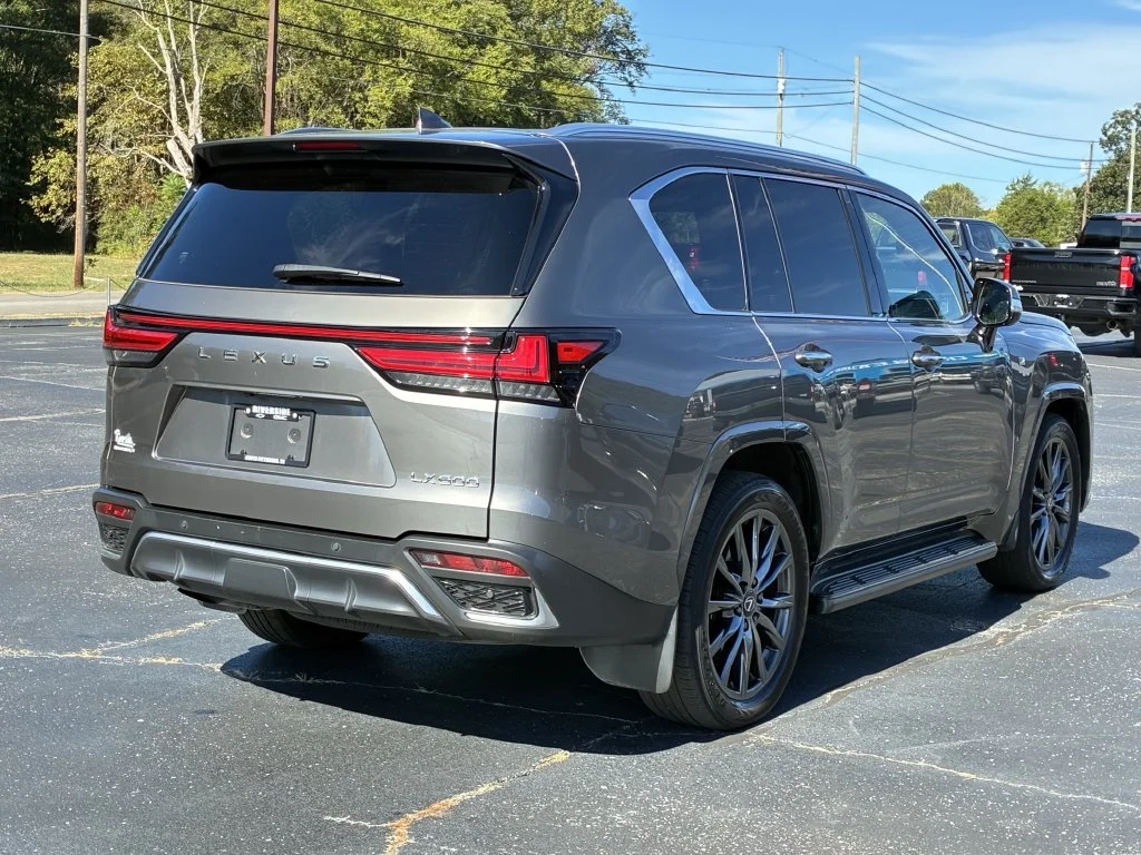 Used 2024  Lexus 600 F SPORT image 9