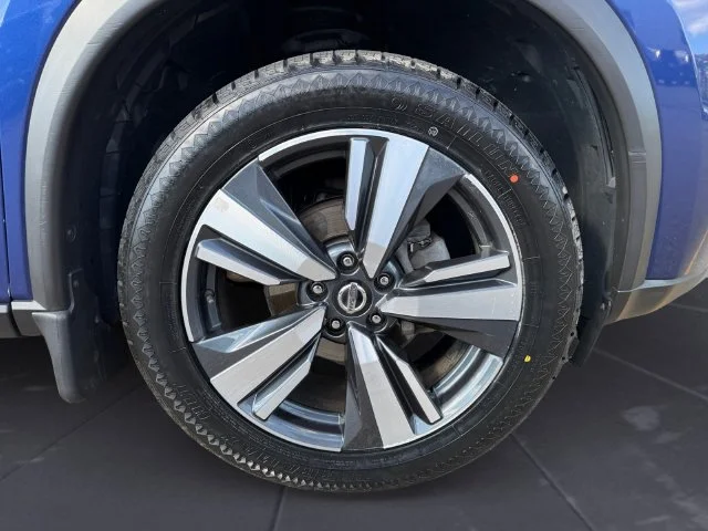 Used 2021 Blue Nissan SL image 45