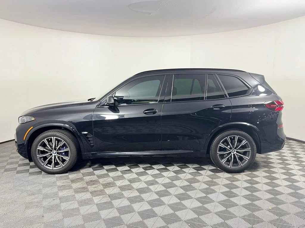 Certified Used 2026 Black Sapphire Metallic BMW xDrive40i image 8