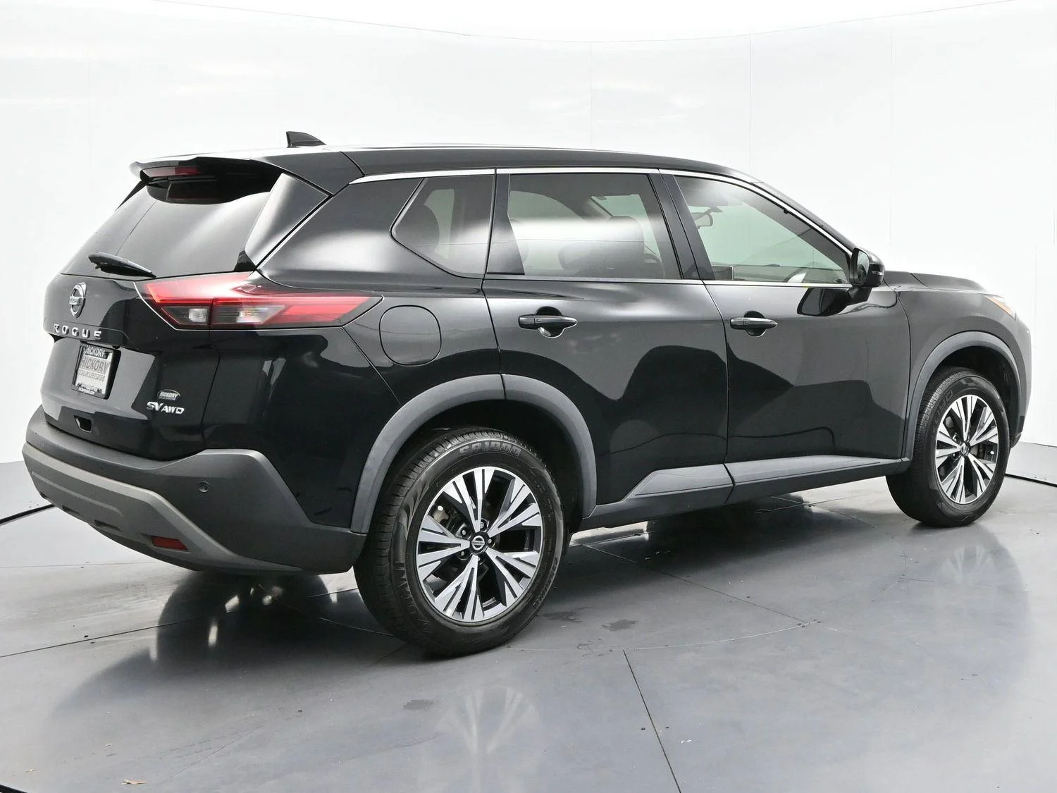 Used 2021 Super Black Nissan SV image 7