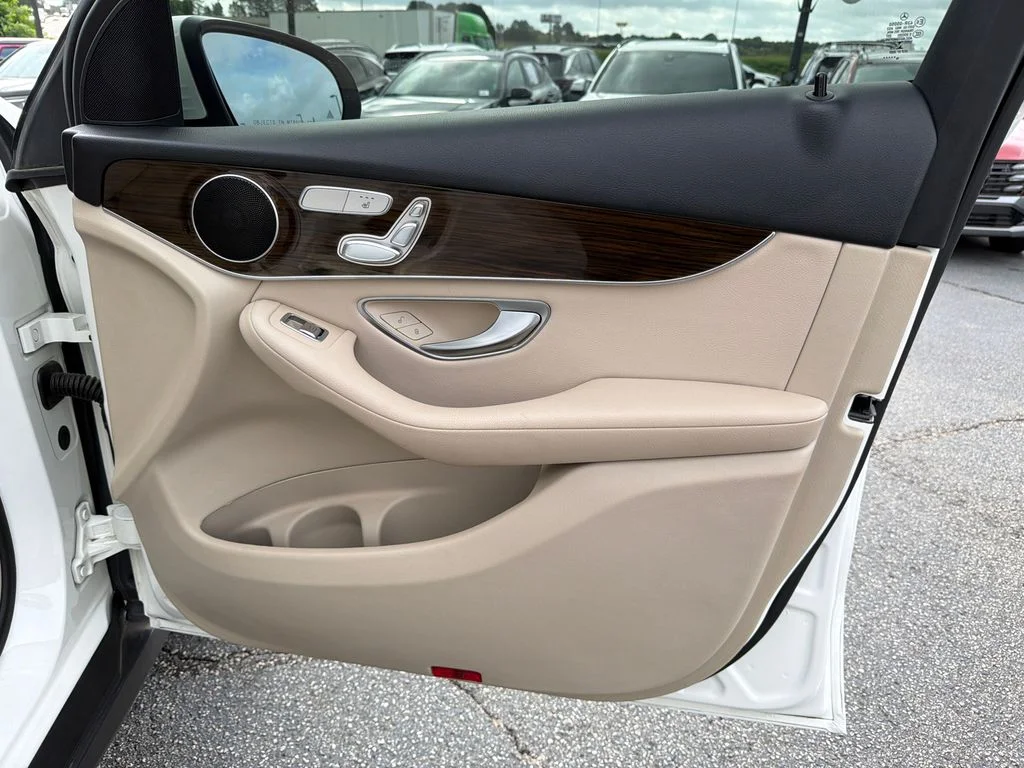 Used 2019  Mercedes-Benz GLC 300 image 14