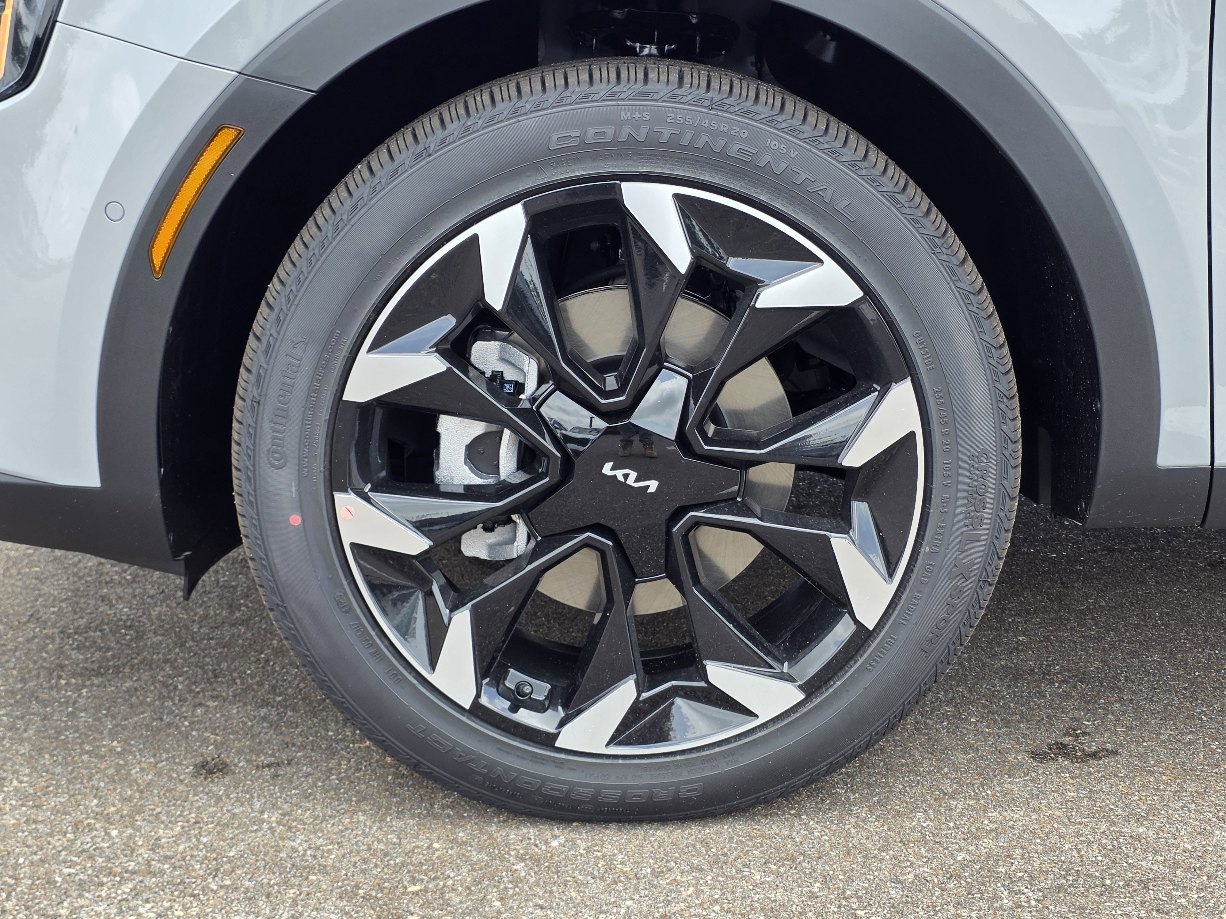 New 2026 Wolf Gray Kia SX image 23