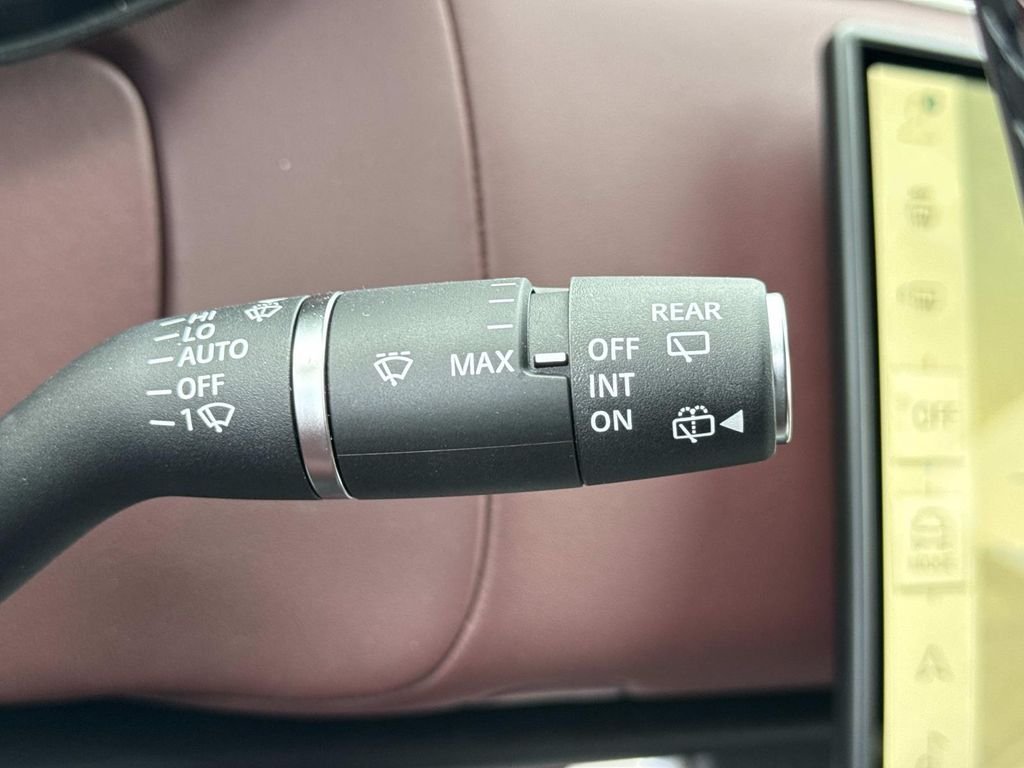 2026 Land Rover Range Rover SE - Photo 9