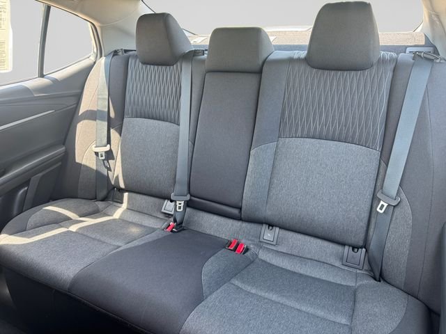 2025 Toyota Camry LE - Photo 14