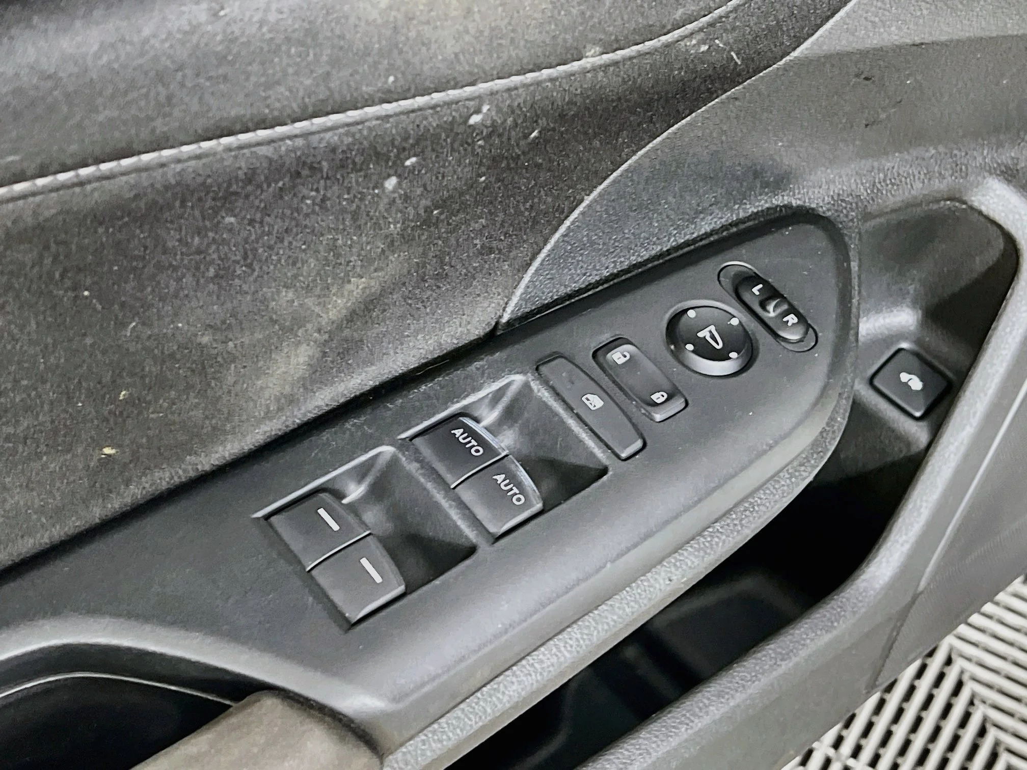 Used 2020 White Honda EX image 9