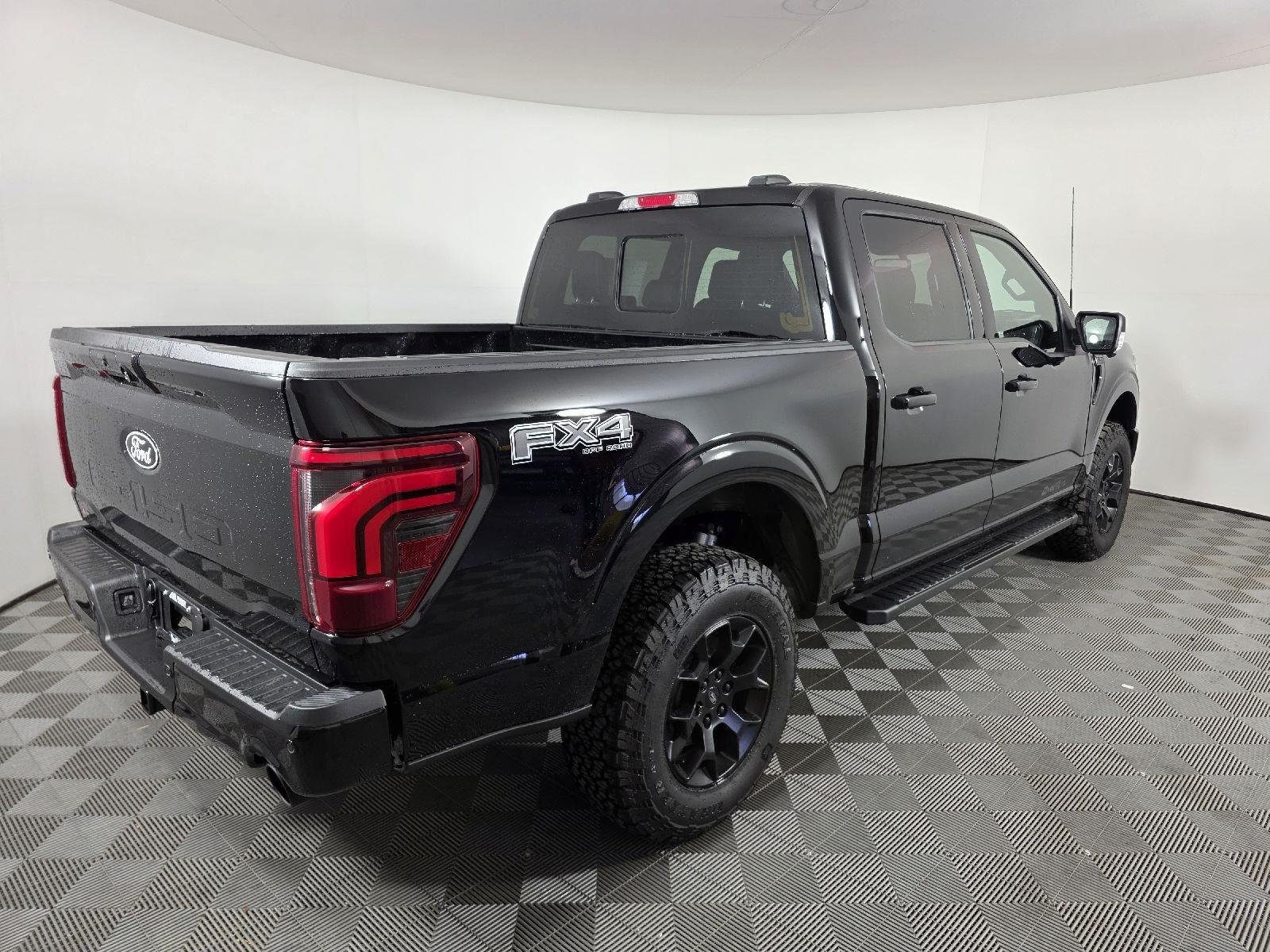 New 2025 Agate Black Metallic Ford Lariat® image 48