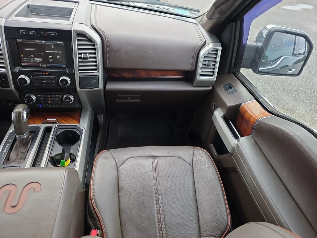 Used 2015  Ford King Ranch image 18