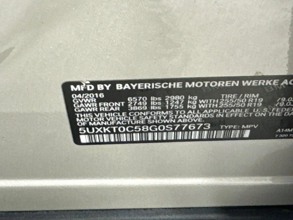 Used 2016 Mineral Silver Metallic BMW xDrive40e image 44