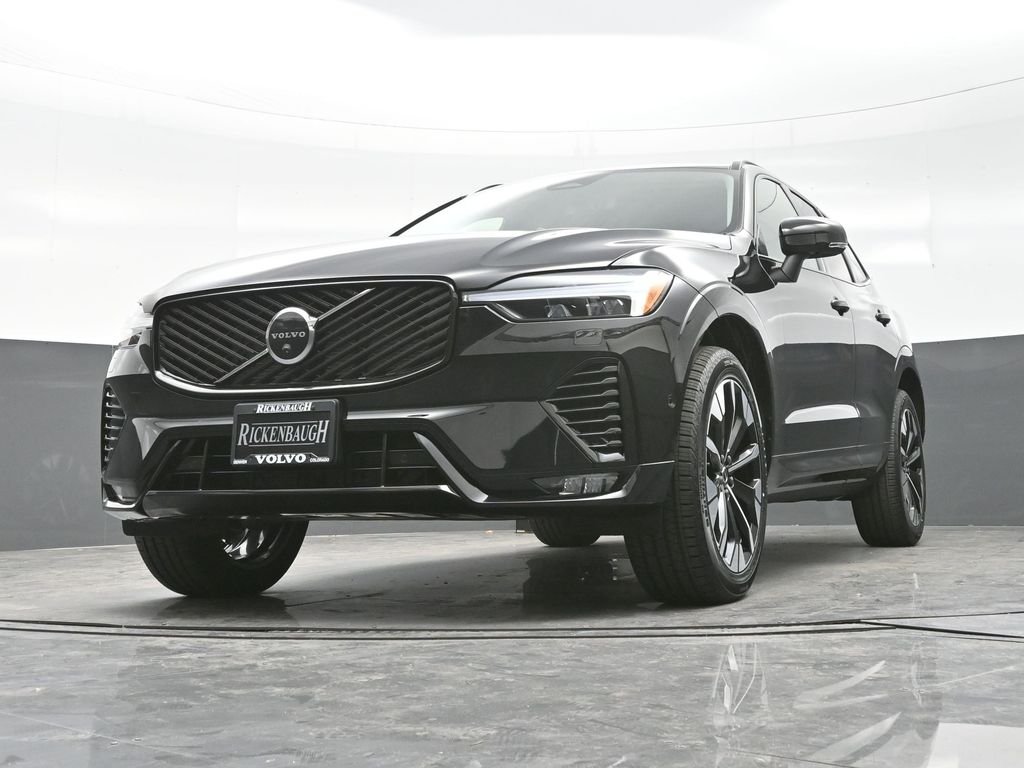 2026 Volvo XC60 Plus - Photo 10