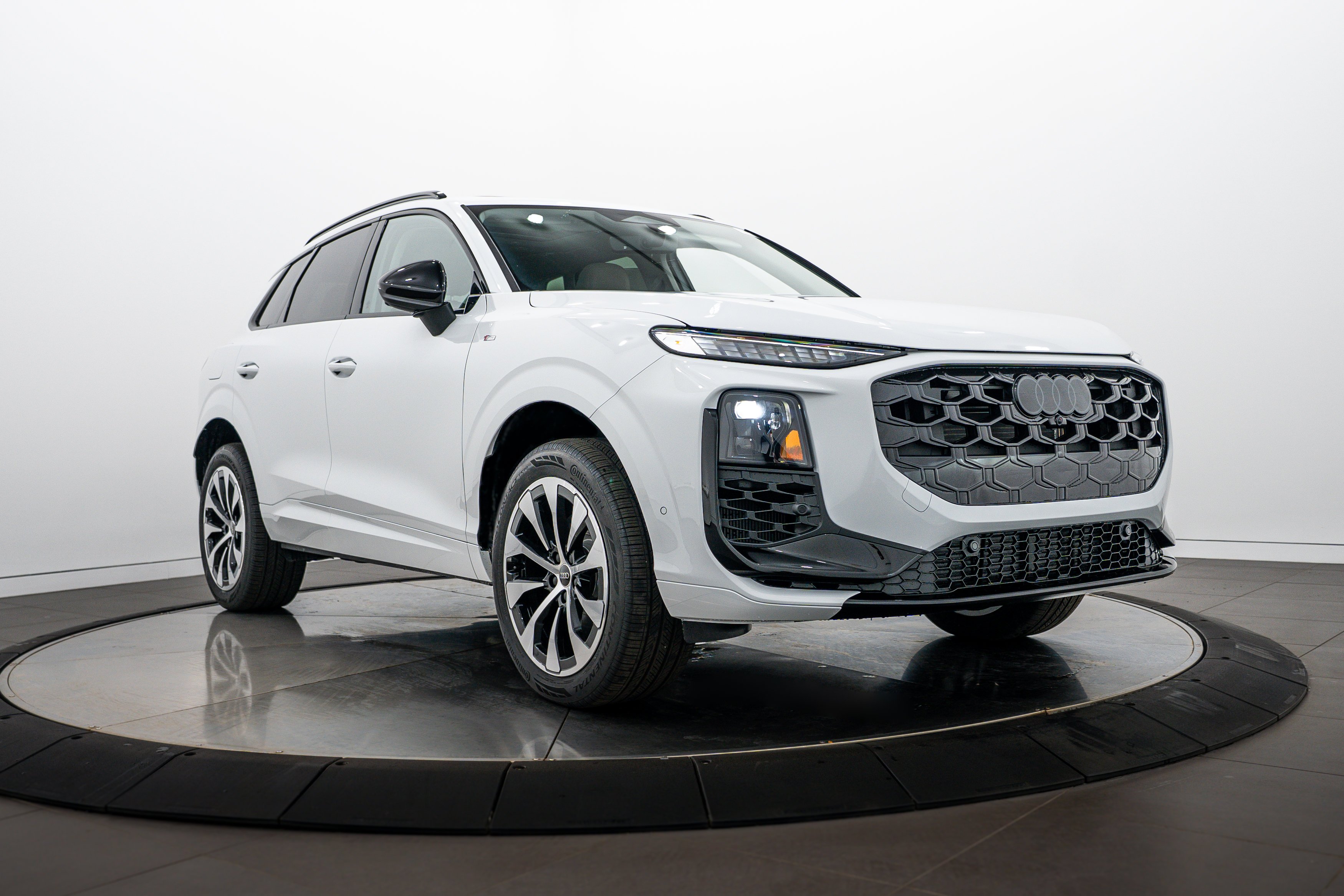 New 2026 Glacier White Audi S line image 1