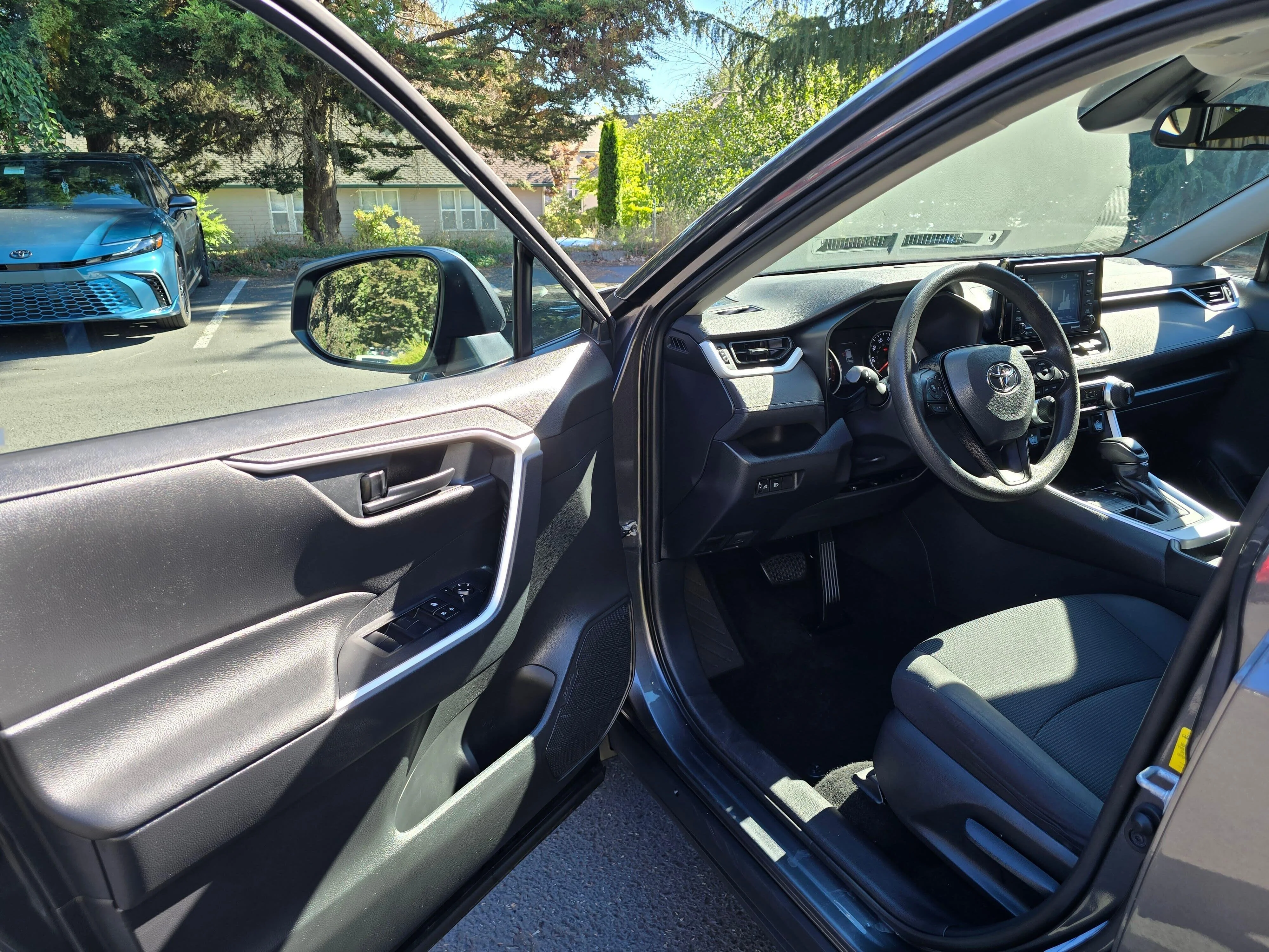 Used 2020 Magnetic Gray Metallic Toyota LE image 7