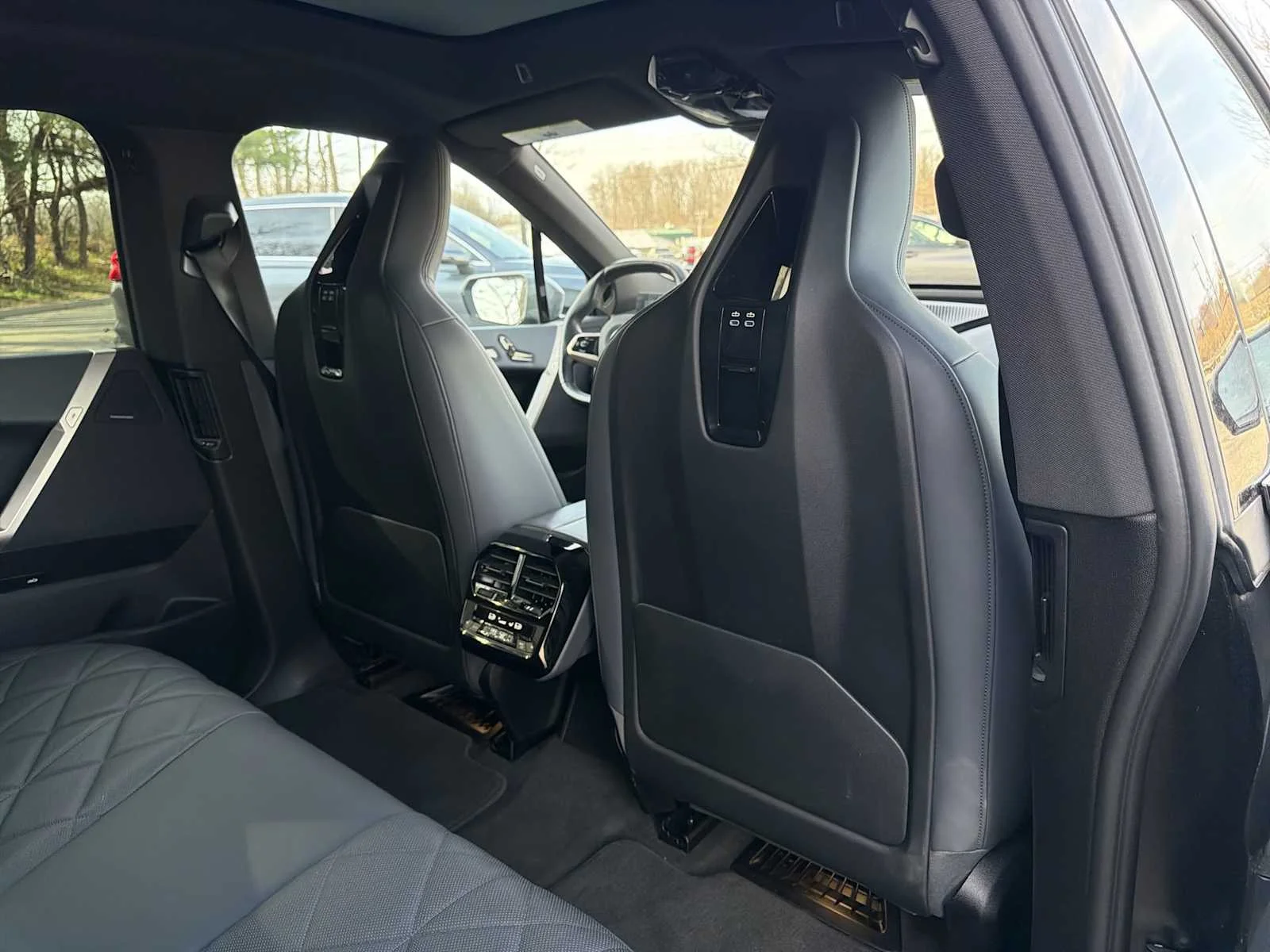 Used 2023 Oxide Grey Metallic BMW xDrive50 image 20