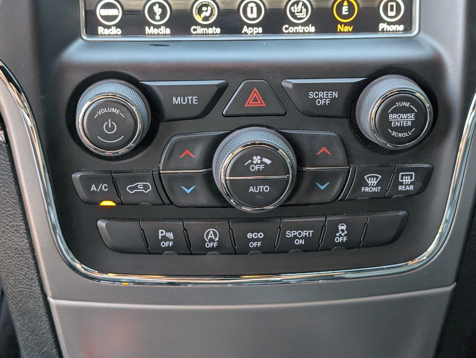 Used 2018 Granite Crystal Metallic Clearcoat Jeep Limited image 23