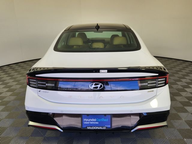 Used 2025 White Hyundai Limited image 4