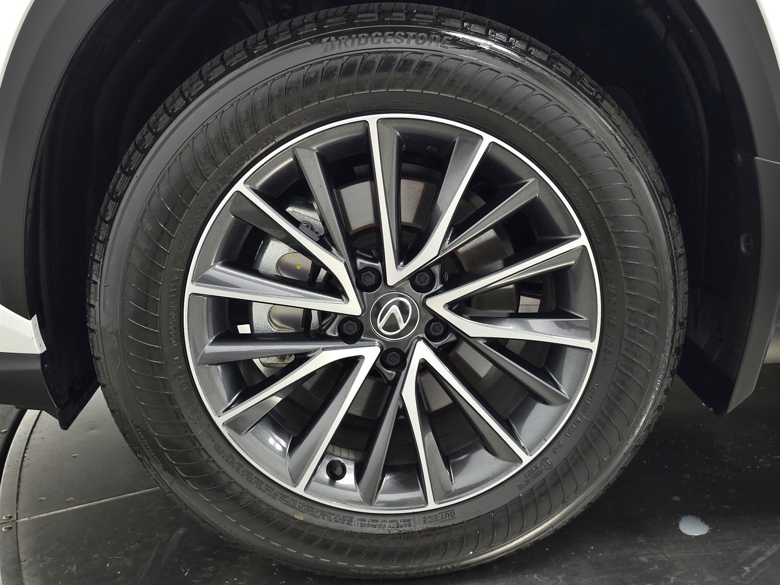 Certified Used 2024 Eminent White Pearl 085 Lexus  image 13