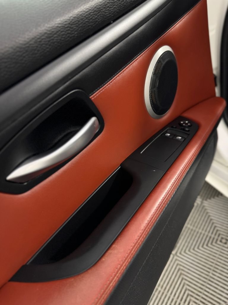 Used 2013 White Metallic BMW Base image 25