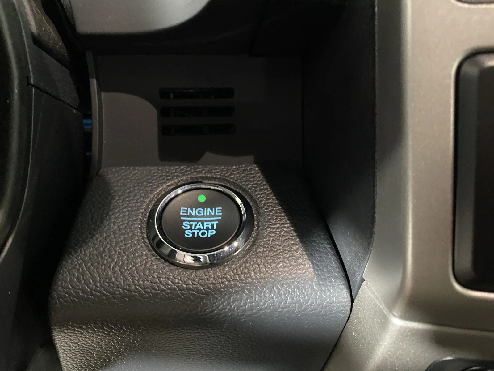 Used 2022 Agate Black Ford Lariat image 16